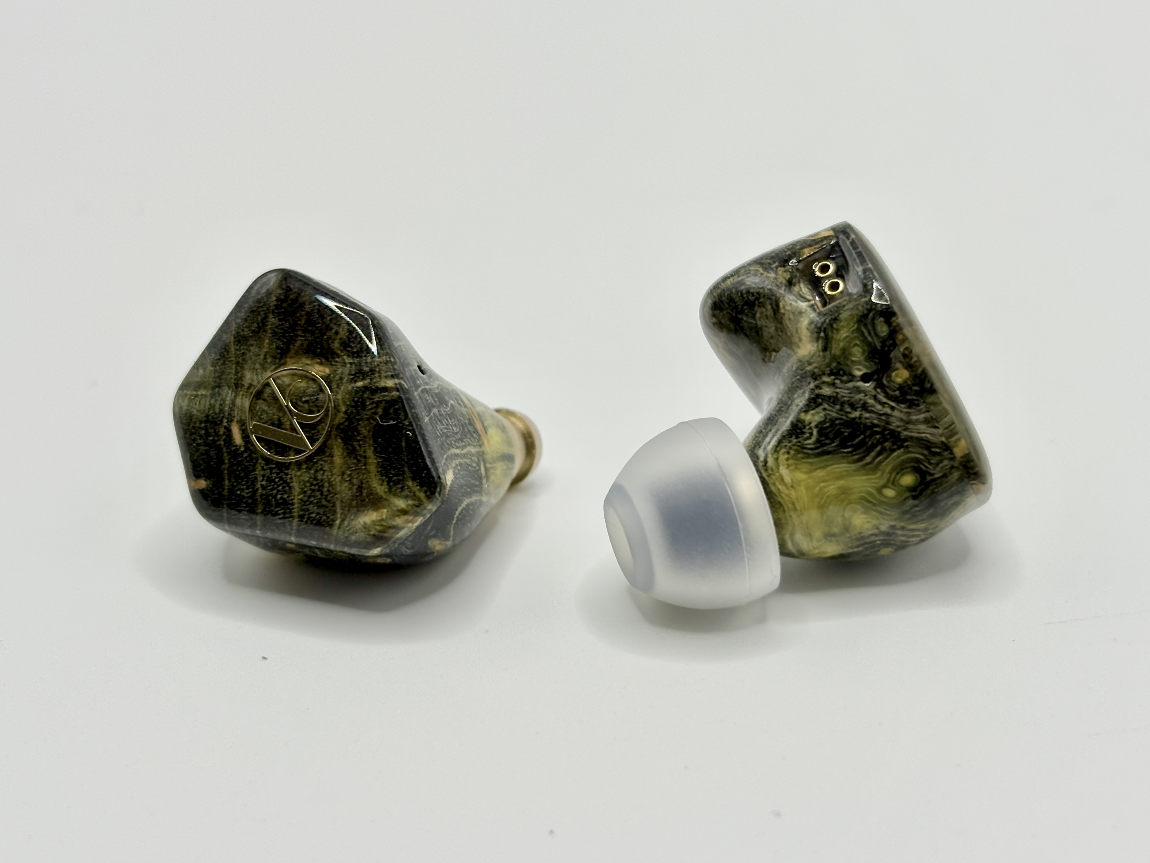 DARUMA AUDIO 木魂 スタビライズドウッド製イヤホン『木魂』｜ダルマオーディオ公式サイト